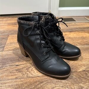 White Mountain women’s 9.5 boots